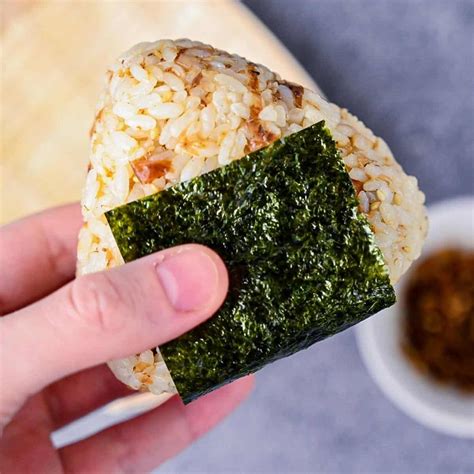 Recipe for Okaka Onigiri Rice Balls 